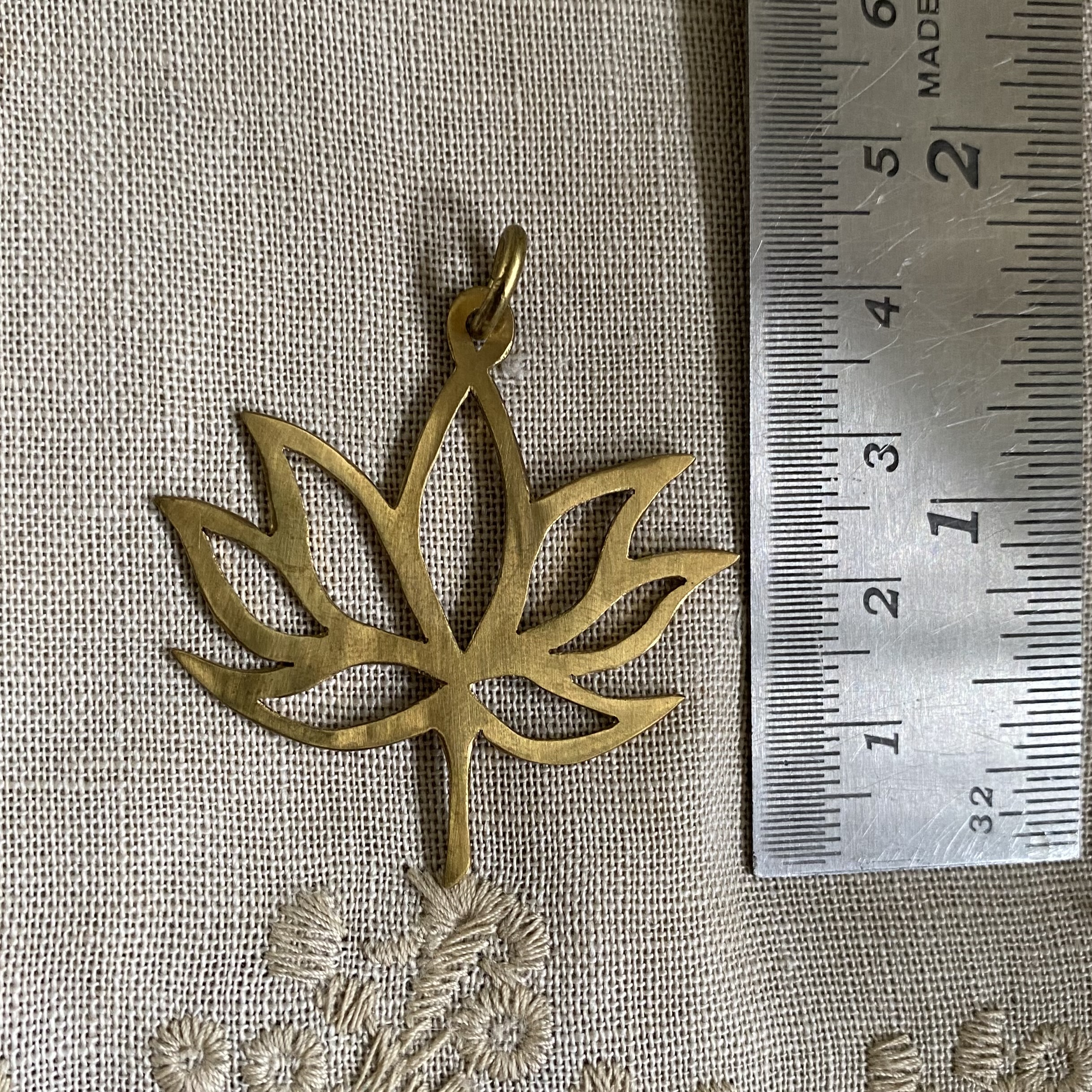 Lotus van messing
