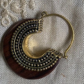 Houten oorbellen met messing