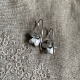 Aya oorbellen - zilver en messing