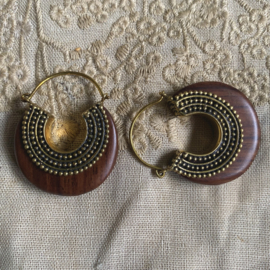 Houten oorbellen met messing
