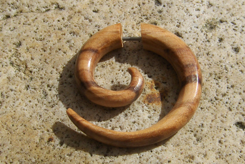 Olijf houten oorbel, spiraal (per stuk)