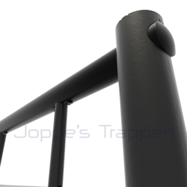 Zwarte balustrade horizontale regels van staalkabel
