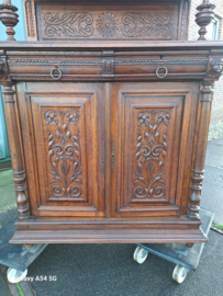 Antieke Mechelse kast omstreeks 1890 a 1900 3-deuren houtsnijwerk nr K202536