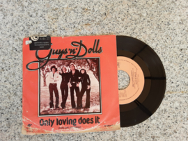 Guys 'n' Dolls met Only loving does it 1978 Single nr S20245732