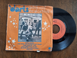 Darts met Daddy cool / the girl can't help it 1977 Single nr S20232860