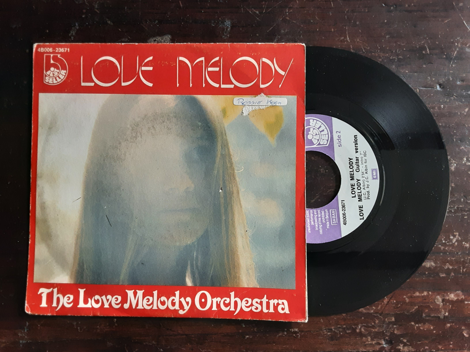 The love melody orchestra met Love melody (guitar version) 1977 Single nr S20245982