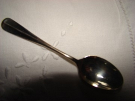 Zes zilveren  thee- of koffielepels  model Hollands glad.