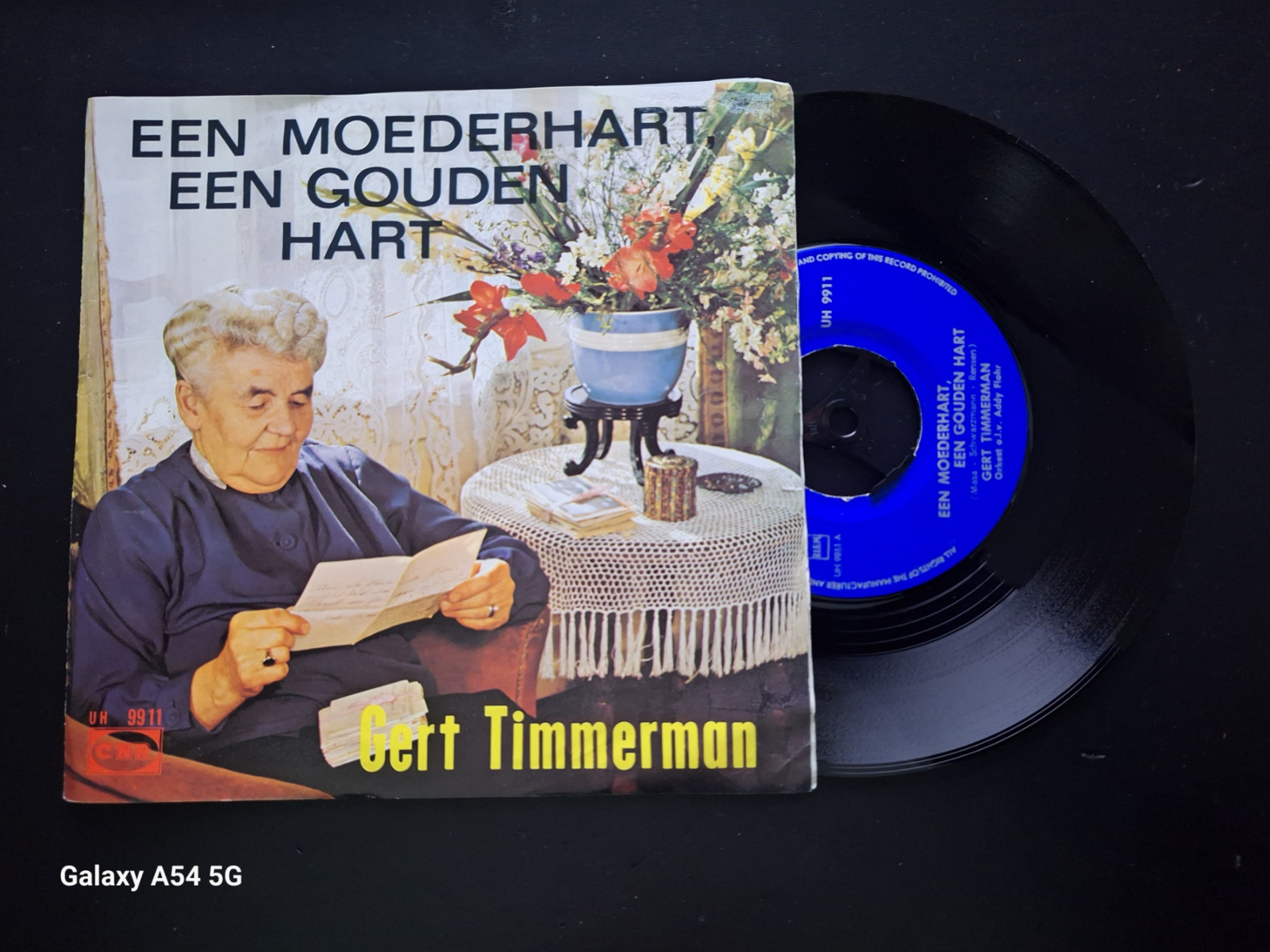 Gert Timmerman met Een moederhart een gouden hart 1968 Single nr S20211207