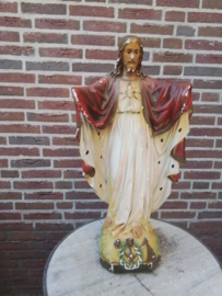 Beeld Heilig Hart van Jezus. Met wijd uitgestrekte Armen .Polychroom.