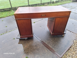 Mahonie bureau met messing hoekstukken h-80cm midcentury 1950-1960 nr