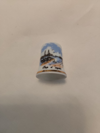 Vingerhoed porcelein opdruk Cap d'agde 2,9cm hoog zonder doosje