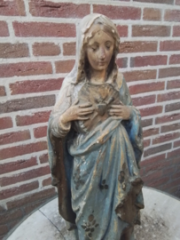 Oud en antiek Mariabeeld.