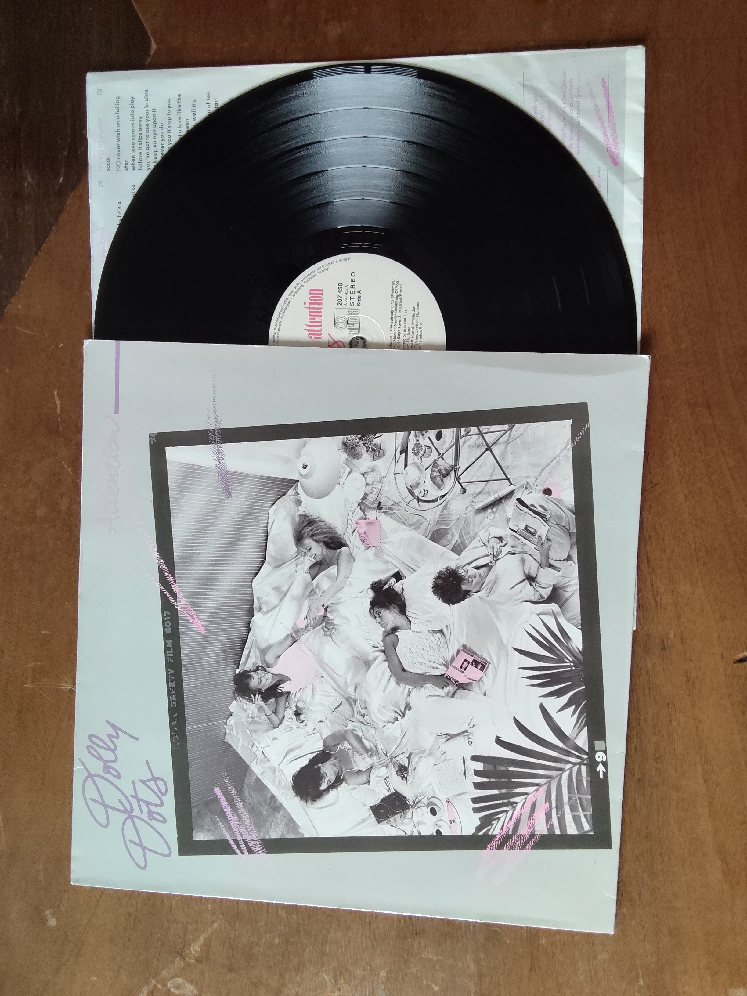 Dolly Dots met Attention 1985 LP nr L20251218