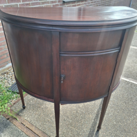Antiek eiken halve maankastje Engels gebogen front br-97cm omstreeks 1920 nr K2026100