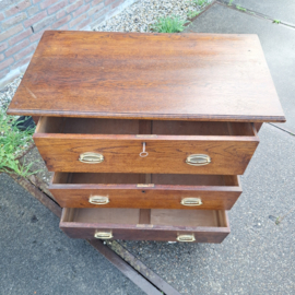 Oud Engels eiken ladenkast 3-kaden omstreeks 1930 messing beslag nr K2026101