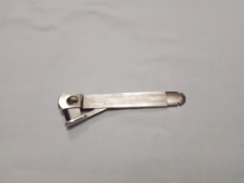 Vintage sigarenknipper quilloche of streepjespatroon.