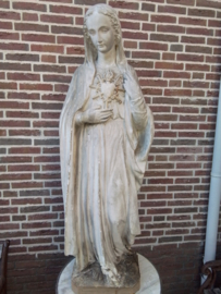 Groot beeld  onbevlekt hart van Maria.