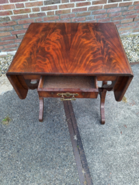 Engels mahonie hangoor tafel met la van omstreeks 1880 nr T20243