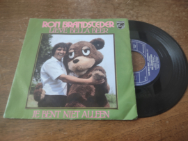 Ron Brandsteder met Lieve bella beer 1981 Single nr S20221527