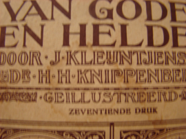 Van Goden en Helden door J.Kleijntjes en Dr. H.H. Knippenberg.