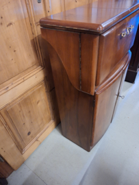 Art-deco huisbar of minibar omstreeks 1920 notenhout h-107,5 uitklapbaar nr K20244