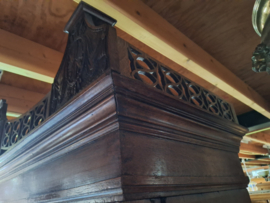 Antiek eiken Hollands kabinet met hekjes omstreeks 1800 nr 10125