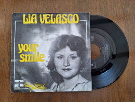 Lia Velasco met Your smile 1976 Single nr S20232655