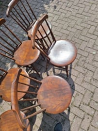 Set van 6 beuken stoelen Thonet achtig met spijlen 1900-1920 prijs per set nr ST20242