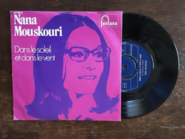 Nana Mouskouri met Dans le soleil et dans le vent 1970 Single nr S20245517