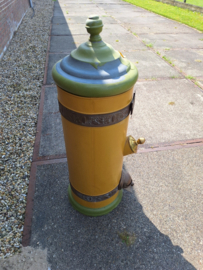 Oude winkeldispenser metaal met schep en klep 1910-1930 voor bv koffie nr KK202411