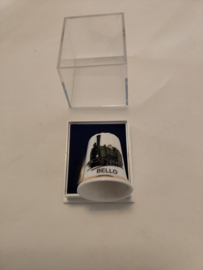 Vingerhoed porcelein locomotief Bello 3cm hoog Fine Bone China