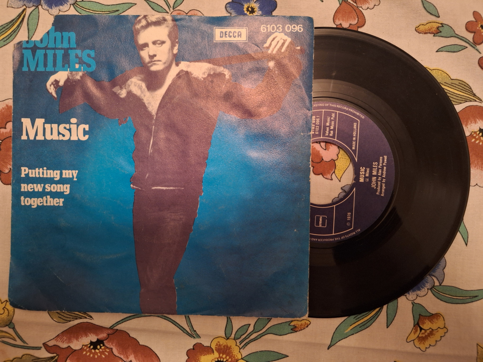 John Miles met Music 1976 Single nr S2020105