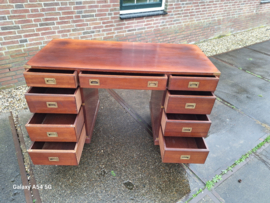 Mahonie bureau met messing hoekstukken h-80cm midcentury 1950-1960 nr
