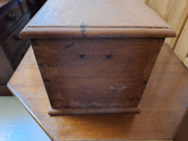 Antiek kistje teak hout indonesisch 1880-1900 binnenvak originele kleuren nr KK 20245