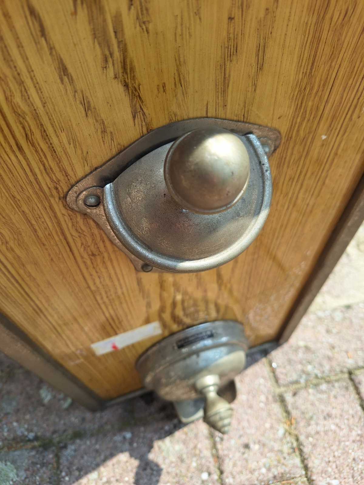 Oude vierkante winkeldispenser metaal met schep en klep 1920-1930 voor bv koffie nr KK202412
