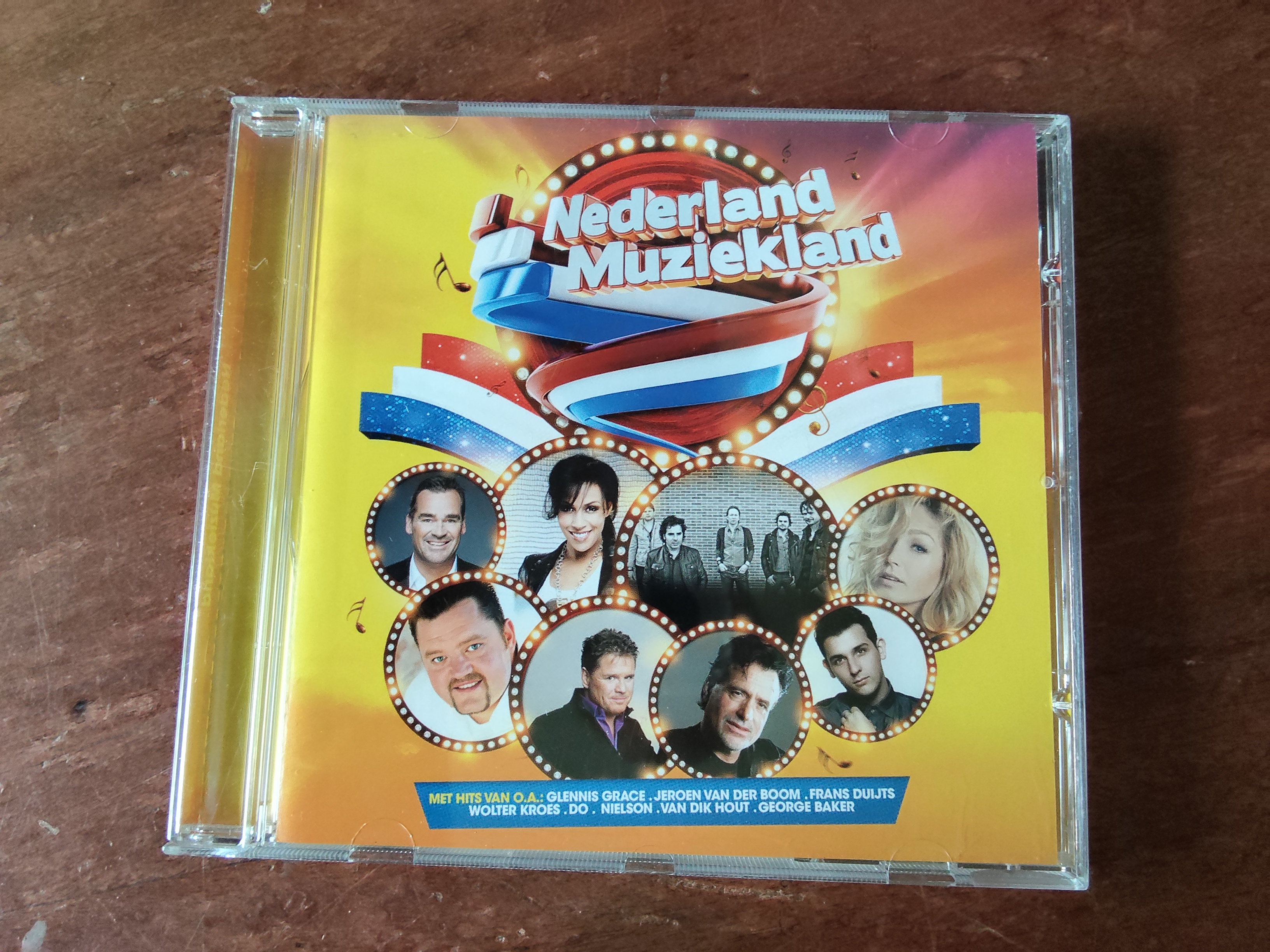 Various artists met Nederland muziekland 2013 CD nr CD20251035