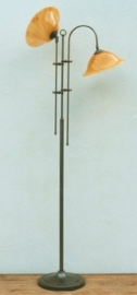 Vloerlamp hoog + boog antiek brons met gemarmerde kardinaals kappen nr 14.03