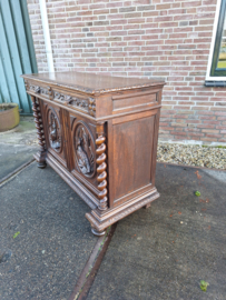 Antiek jacht dressoir omstreeks 1880 mooi houtsnijwerk op panelen nr K202542