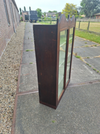 Antiek 2-deurs vitrinekastje met oud glas ophangbeugels messing beslag mahonie hout 1850-1870 nr K202551