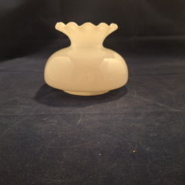 Olielamp kap klein model rokrandje d-15cm rand 9cm opaal nr A6330