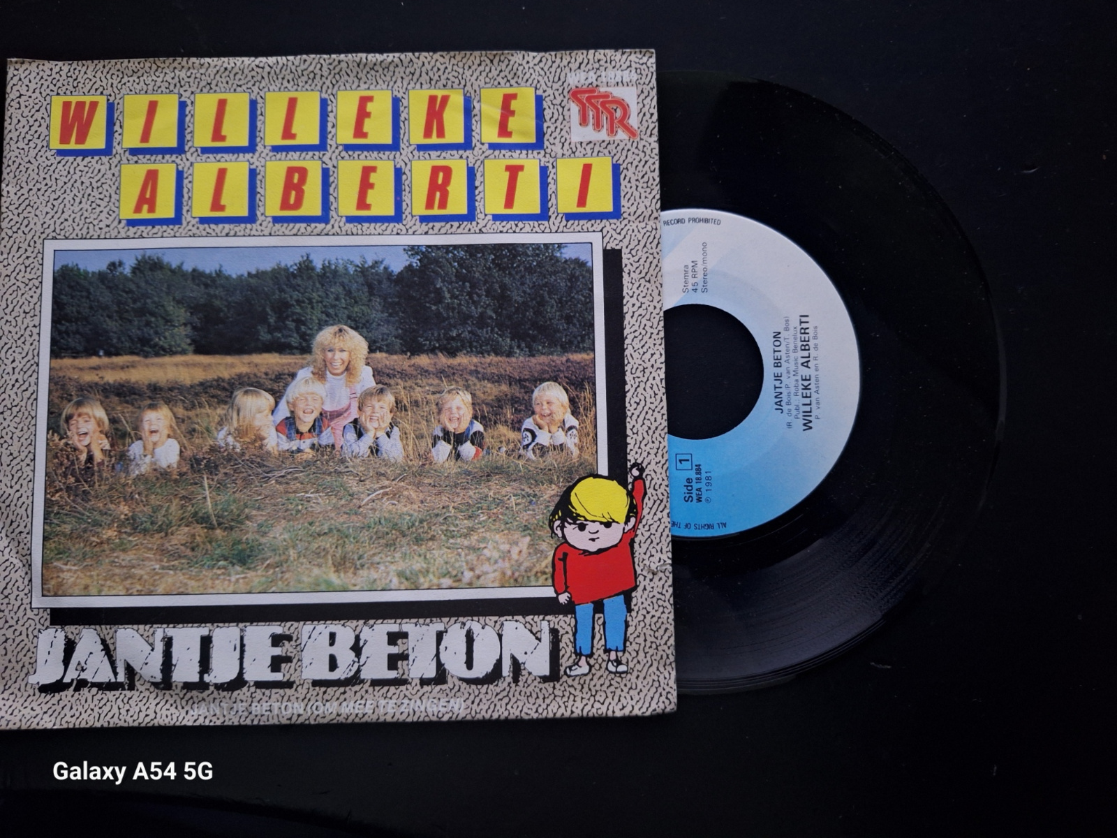 Willeke Alberti met Jantje Beton 1981 Single nr S2021853