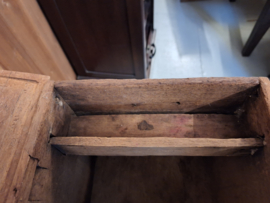 Antiek kistje teak hout indonesisch 1880-1900 binnenvak originele kleuren nr KK 20245
