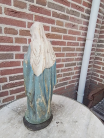 Oud en antiek Mariabeeld.