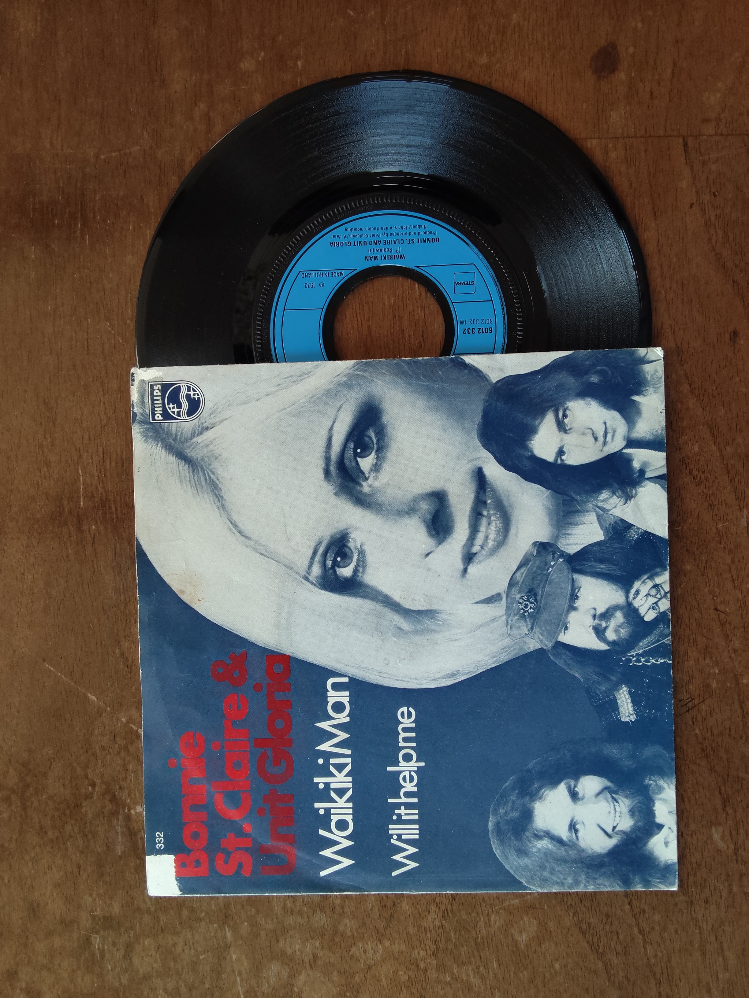 Bonnie St. Claire & Unit Gloria met Waikiki man 1973 Single nr S20256859