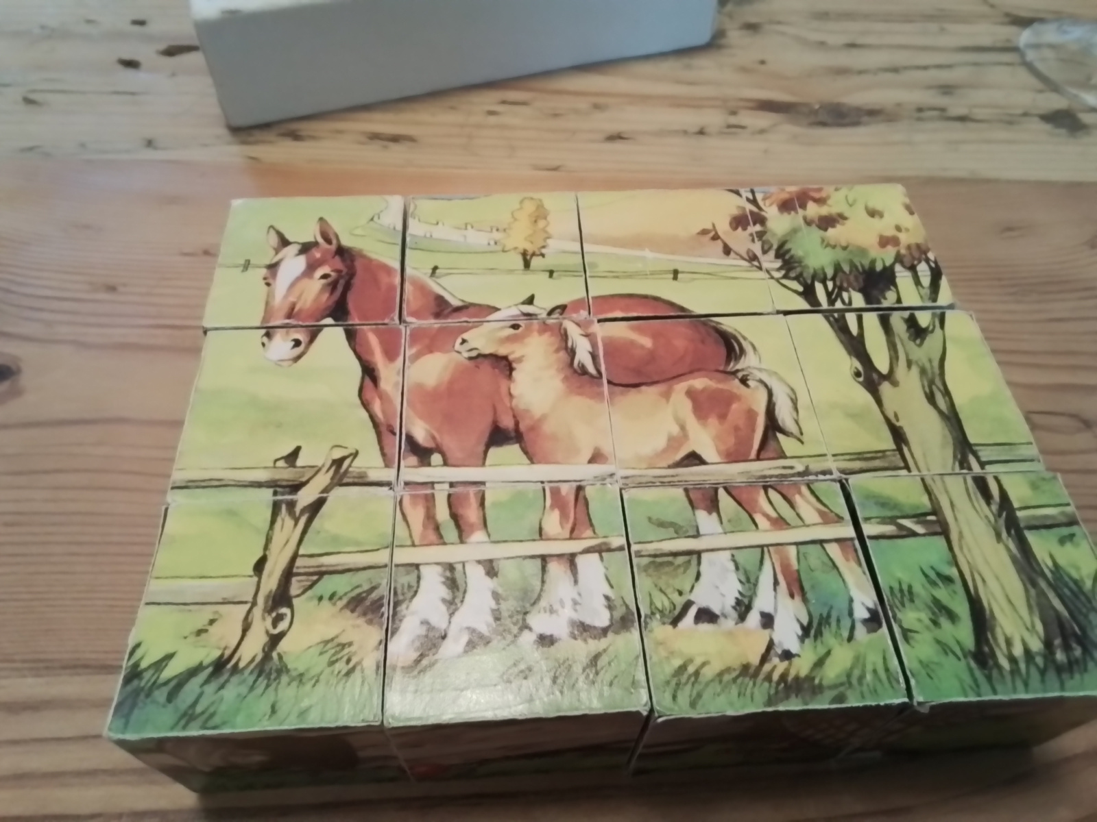 Oude houten blokpuzzel Landleven .Zes puzzles