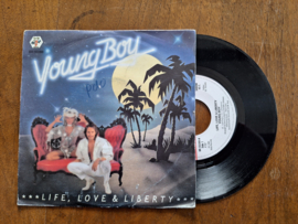 Young boy met Life, love & liberty 1983 Single nr S20232238