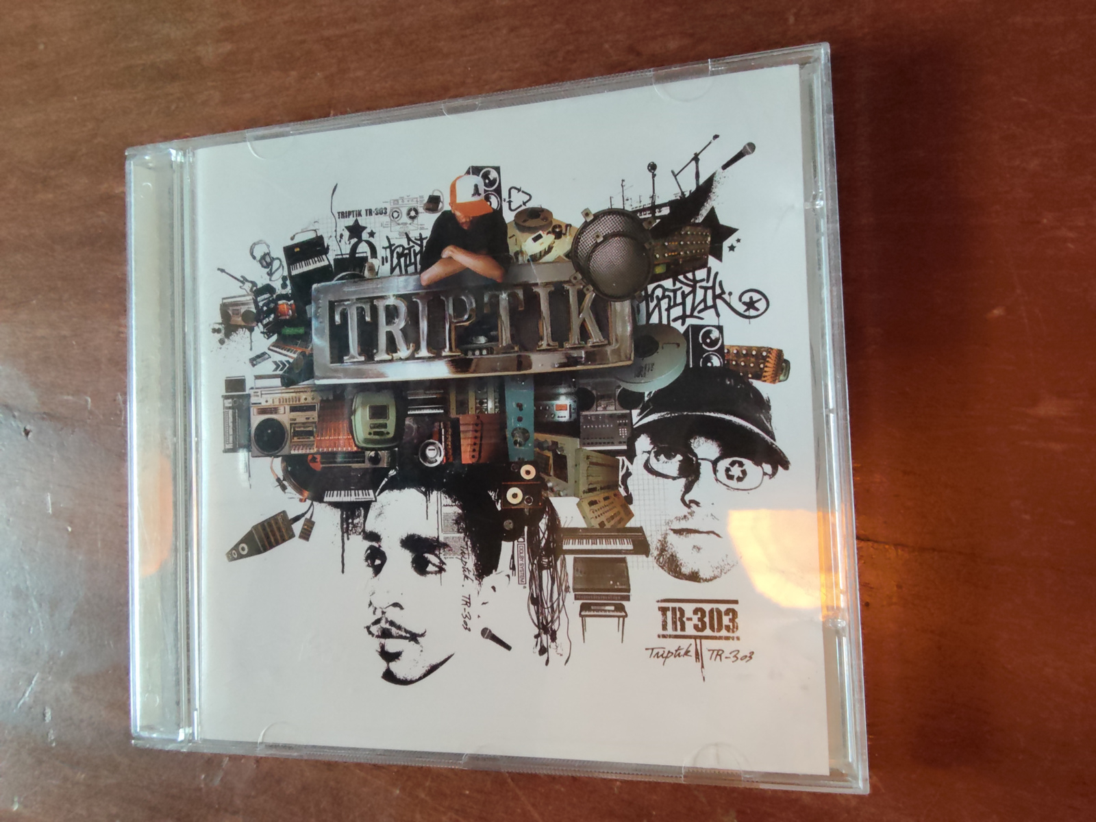 Triptiek met Tr-303 2003 CD nr CD2025736