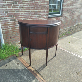 Antiek eiken halve maankastje Engels gebogen front br-97cm omstreeks 1920 nr K2026100