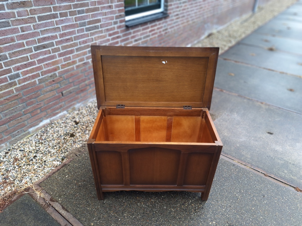 Oude engelse dekenkist eiken midcentury panelen omdtreeks 1940-1950nr K202557