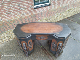 Antiek bureau afkomstig uit Manilla omstreeks 1900 houtsnijwerk rondom nr B202512